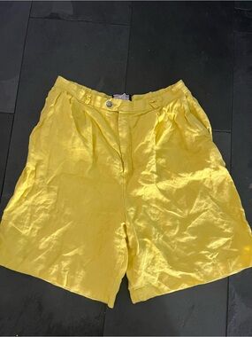 Vintage pleated linen Bright Yellow Bermuda Shorts Button Waist preppy Sz 14